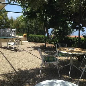 il-giardino-di-lucia-gioiosa-marea.sicilyhotelsitaly.net/